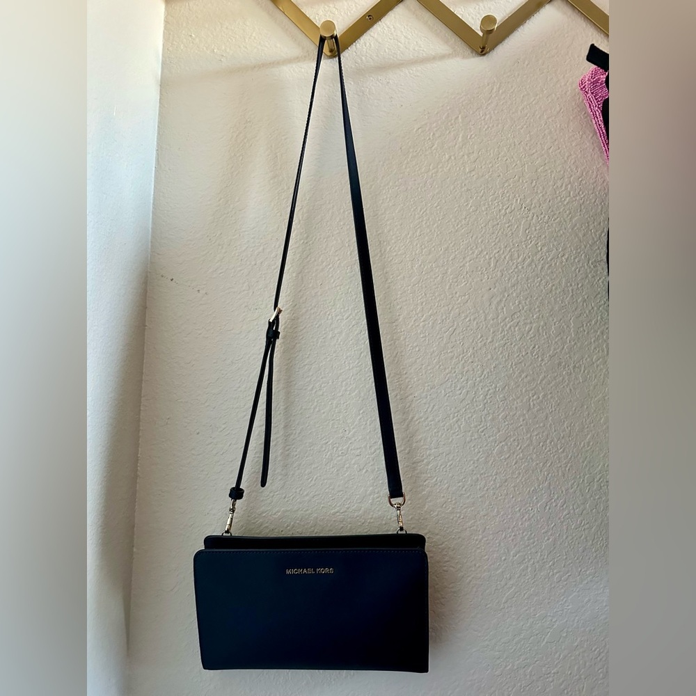 Navy blue Michael Kors crossbody bag